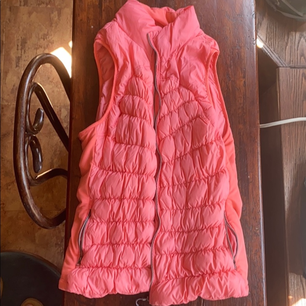 Cute, super warm puffy vest ☺️